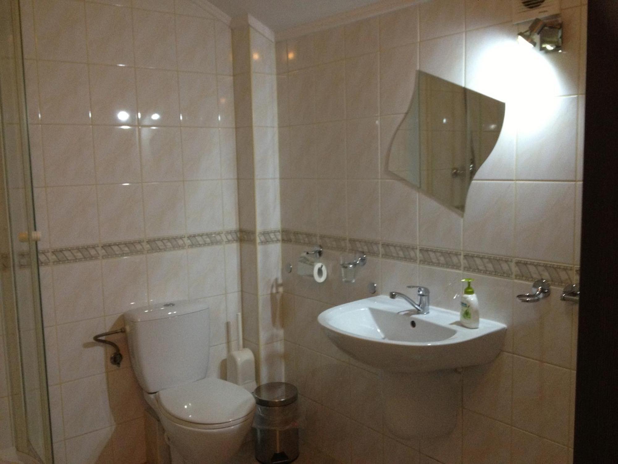 Laura Bed & Breakfast Belchatow Room photo