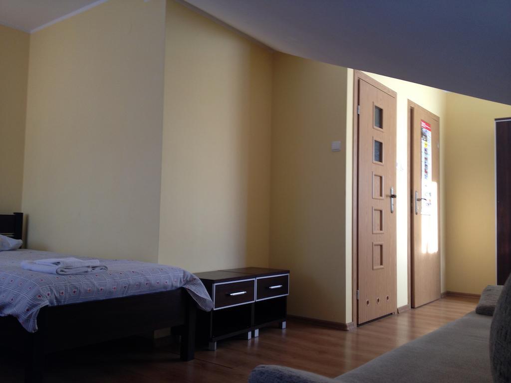 Laura Bed & Breakfast Belchatow Room photo
